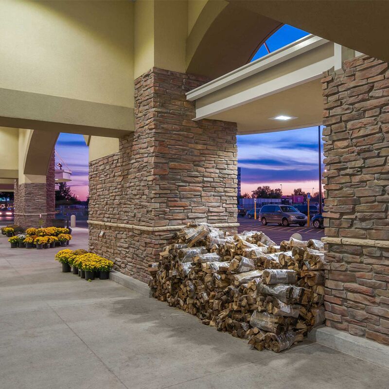 Window Sills as Trim in Stone Water Table