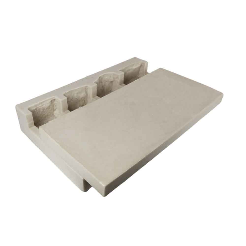 Corner Plug on Corner Mold Corner Plug